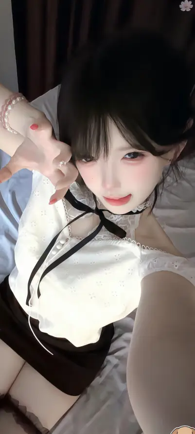4k写真壁纸 - 比心 - 美女 - 双马尾「哲风壁纸」