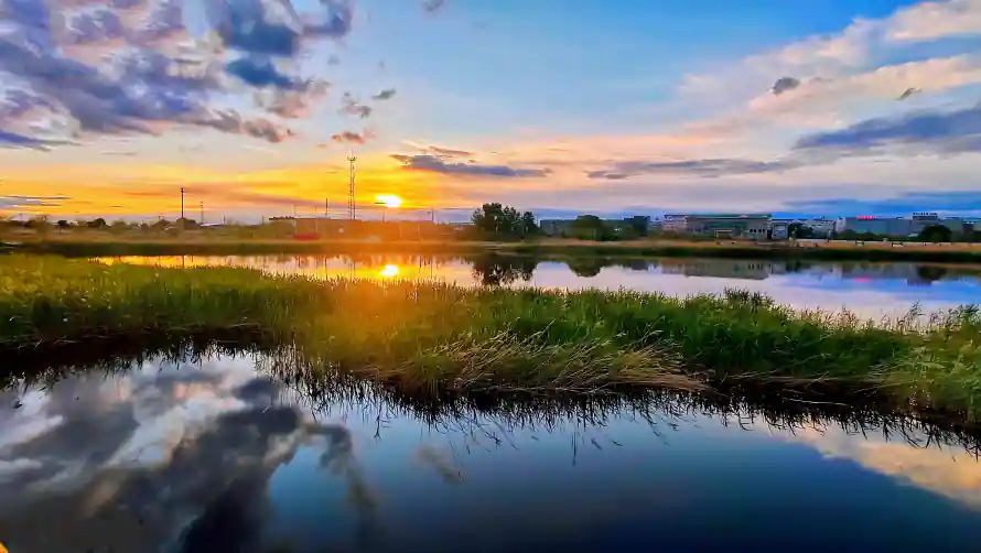4k云朵壁纸-夕阳 - 天空-河流「哲风壁纸」