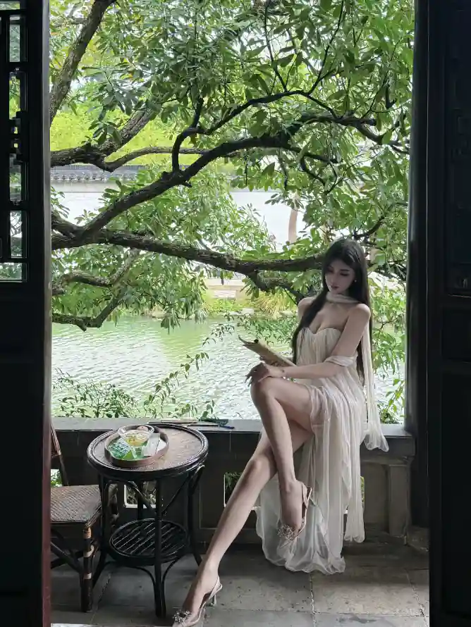 4k写真壁纸 - 窗边 - 绿植 - 长发「哲风壁纸」