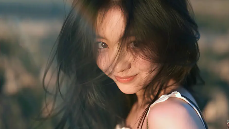 4k回眸壁纸 - 微笑 - 海边 - 美女「哲风壁纸」