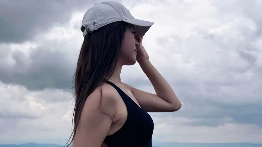 4k美女壁纸 - 长发 - 阴天 - 云层背景「哲风壁纸」 4k美女壁纸 - 长发 - 阴天 - 云层背景「哲风壁纸」