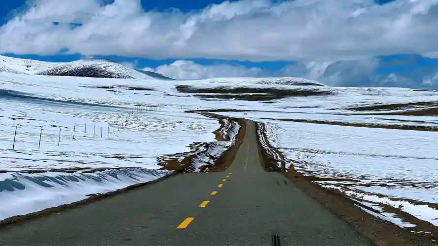 4k公路壁纸-积雪 - 雪山-沥青公路「哲风壁纸」 4k公路壁纸-积雪 - 雪山-沥青公路「哲风壁纸」