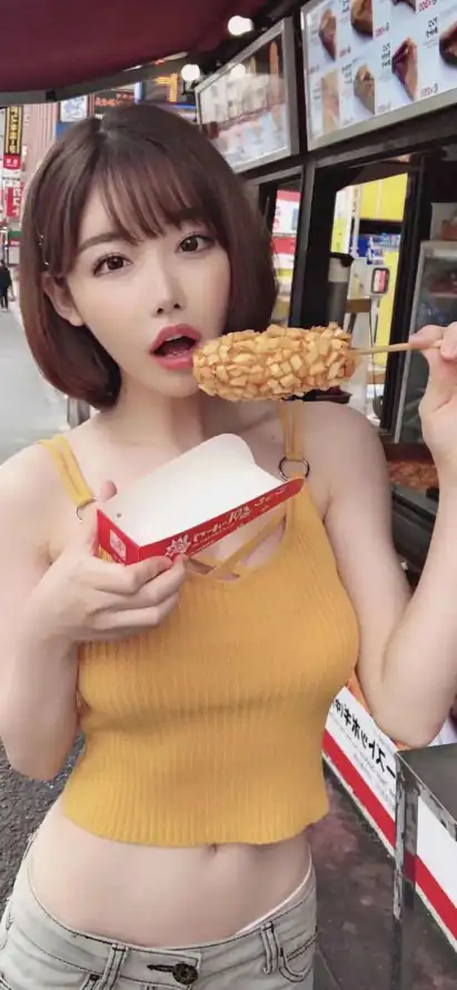 4k炸物壁纸 - 短发 - 美女 - 街拍「哲风壁纸」