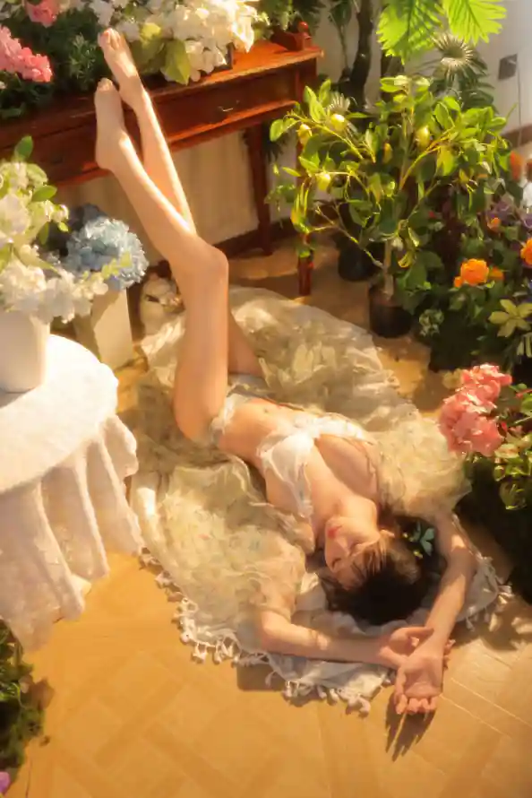 4k少女壁纸 - 暖光 - 森系 - 绿植「哲风壁纸」