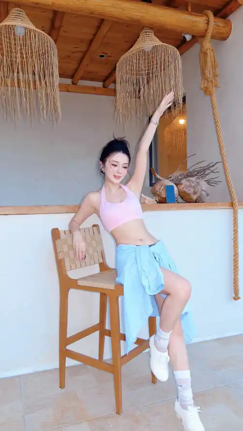 4k美女壁纸 - 丸子头 - 年轻女性 - 清新穿搭「哲风壁纸」