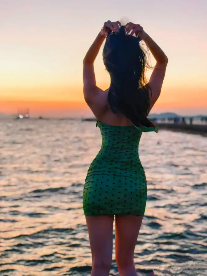 4k美女壁纸 - 背影 - 长发 - 性感写真「哲风壁纸」