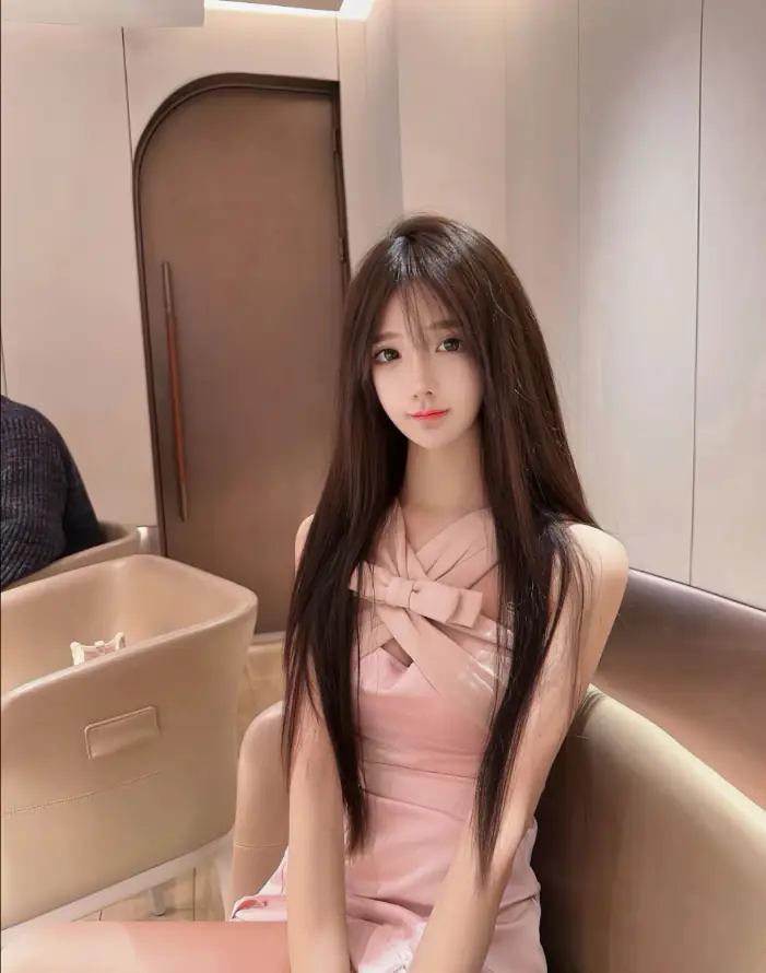 4k美女壁纸 - 长直发 - 室内写真 - 年轻女性「哲风壁纸」 4k美女壁纸 - 长直发 - 室内写真 - 年轻女性「哲风壁纸」