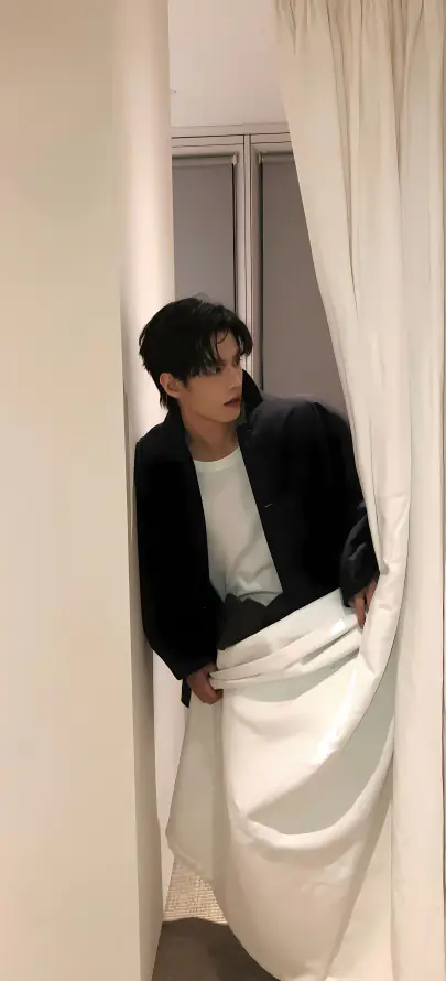 4k何与壁纸 - 氛围感 - 男演员 - 侧身姿态「哲风壁纸」 4k何与壁纸 - 氛围感 - 男演员 - 侧身姿态「哲风壁纸」