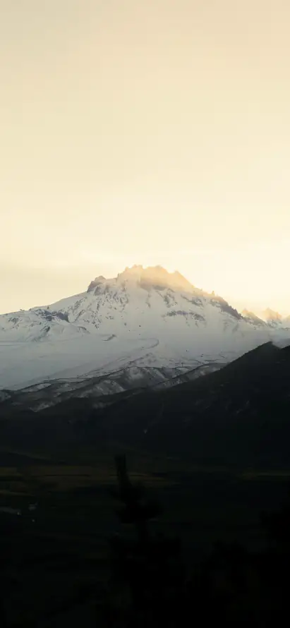 4k雪山壁纸 - 山峦剪影 - 山野风光 - 日照金山「哲风壁纸」