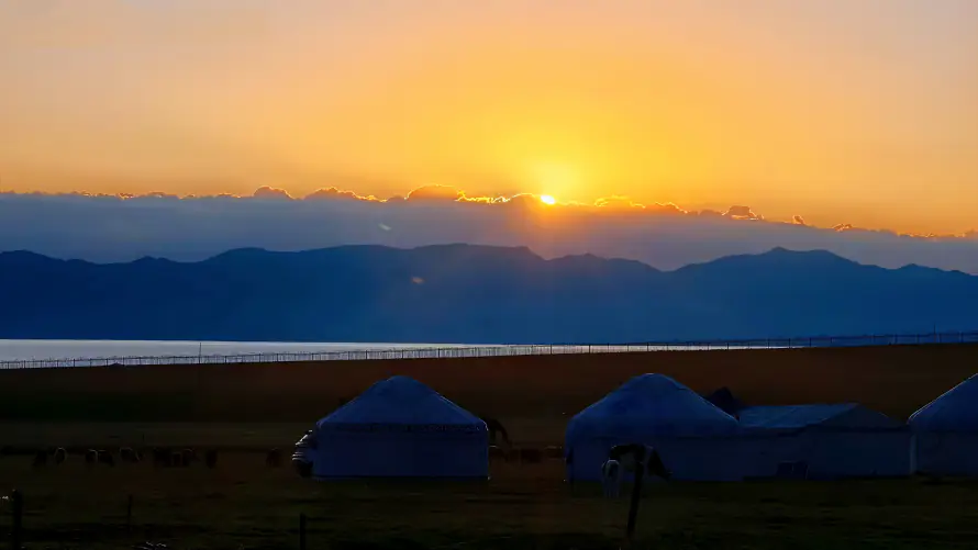 4k夕阳壁纸-帐篷 - 旷野-湖泊「哲风壁纸」
