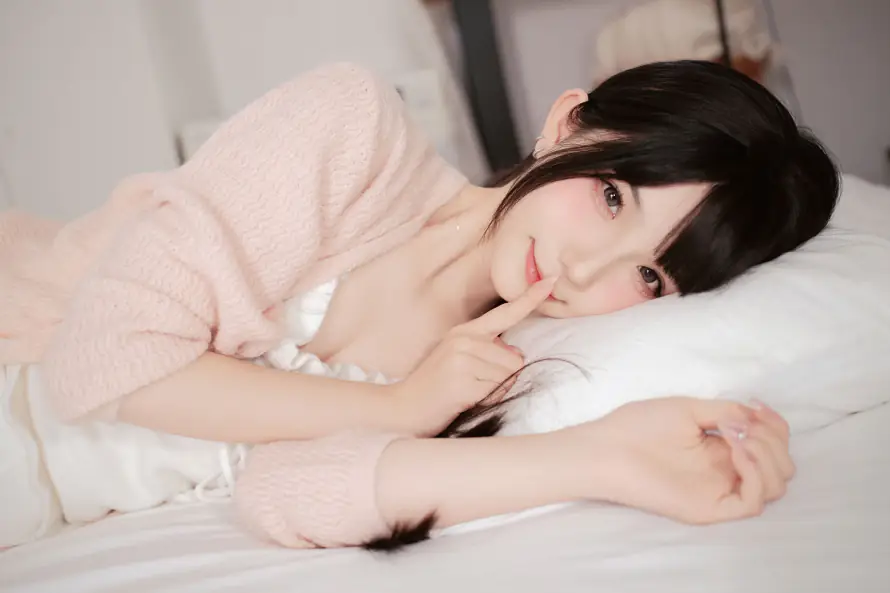 4k写真壁纸-卧室 - 卧床-少女「哲风壁纸」