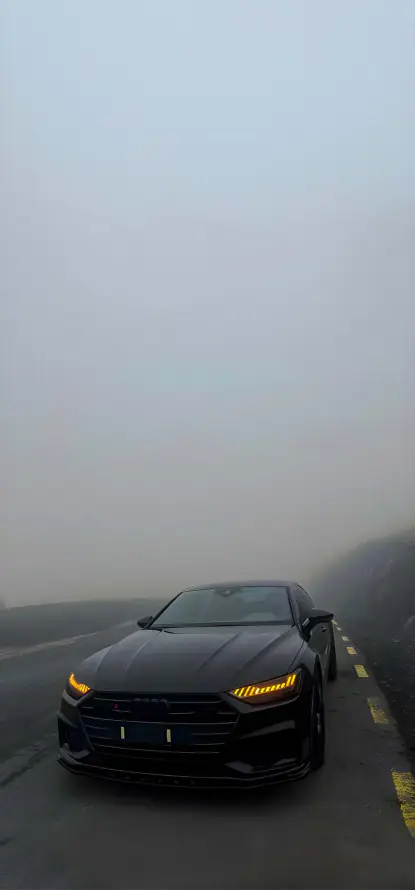 4k公路壁纸 - 朦胧 - 汽车 - 车灯「哲风壁纸」