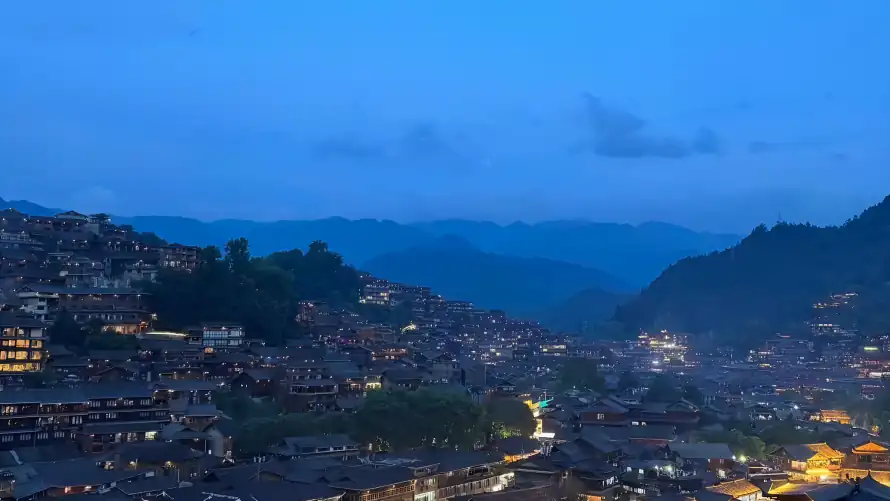2k夜景壁纸-山城 - 山谷-暮色「哲风壁纸」