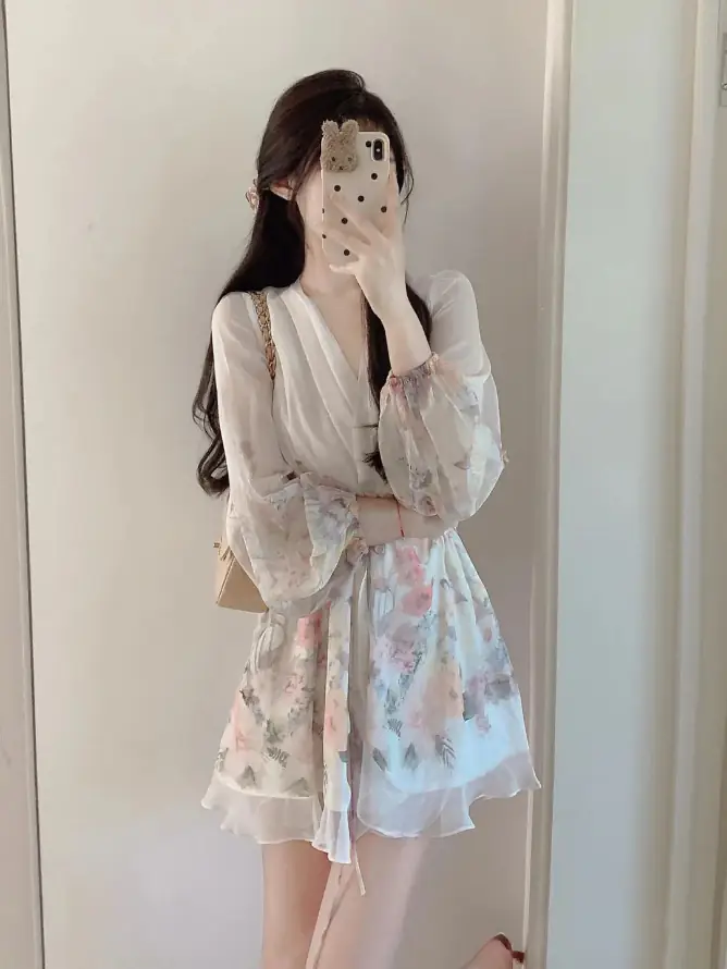 4k室内壁纸 - 纯欲 - 美女 - 链条包「哲风壁纸」