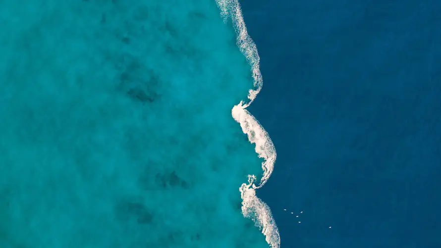 4k海面壁纸-航拍 - 蓝海-海洋海岸「哲风壁纸」