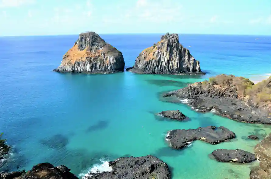 4k海岸壁纸 - 海湾 - 礁石 - 蓝天「哲风壁纸」