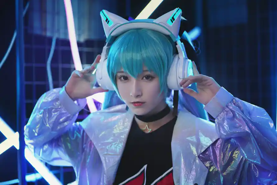 4kmiku壁纸 - 初音未来 - 猫耳耳机 - 真人写真「哲风壁纸」 4kmiku壁纸 - 初音未来 - 猫耳耳机 - 真人写真「哲风壁纸」