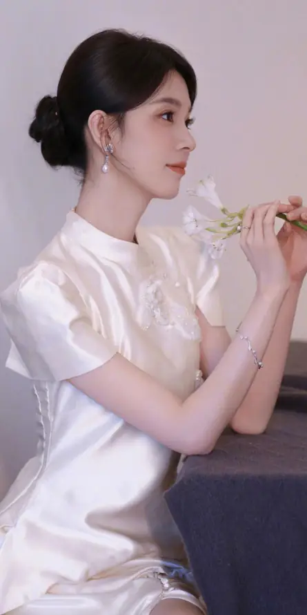 4k美女壁纸 - 陈瑶 - 低盘发 - 新中式「哲风壁纸」