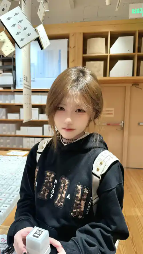 4k室内壁纸 - 少女 - 甜美 - 自拍「哲风壁纸」