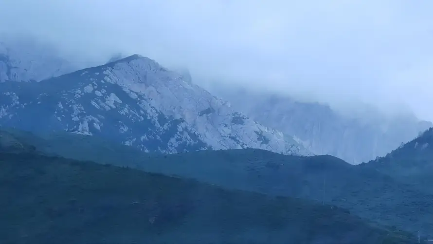 3k大山壁纸-山野 - 朦胧-远山「哲风壁纸」