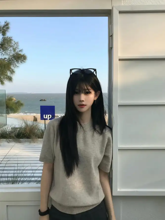 4k沙滩壁纸 - 海边 - 蓝天 - 白框窗「哲风壁纸」
