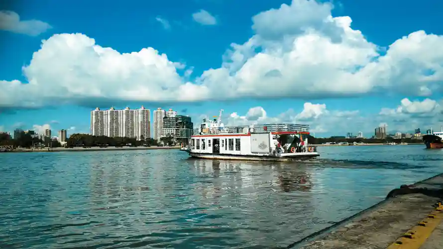 4k江景壁纸-江面 - 渡轮-珠江「哲风壁纸」