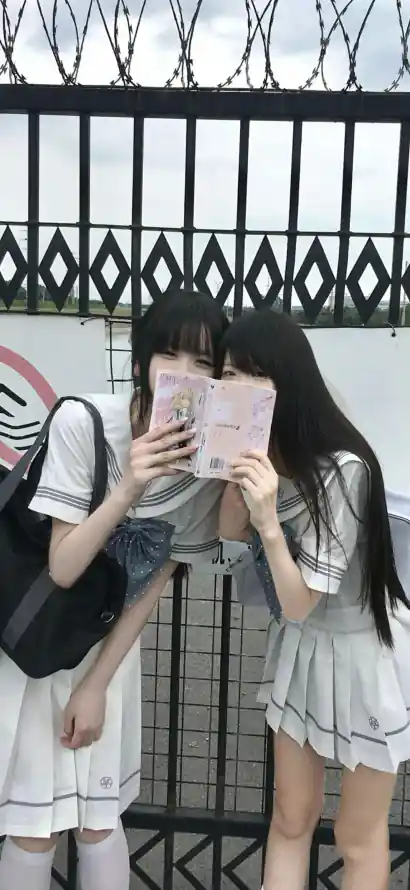 4k壁纸壁纸 - 户外 - 阴天 - 双少女「哲风壁纸」