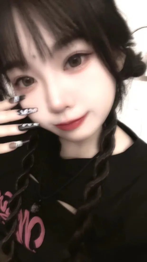 《我的前任》手机壁纸-美女自拍壁纸 - 精选壁纸「哲风壁纸」 《我的前任》手机壁纸-美女自拍壁纸 - 精选壁纸「哲风壁纸」