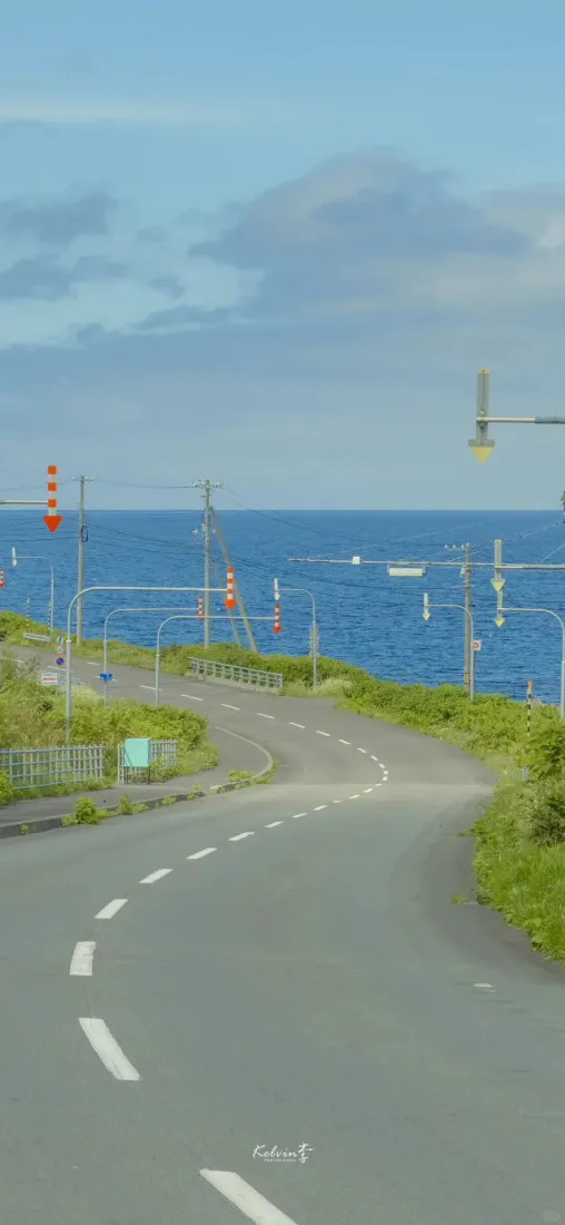 海边公路壁纸｜蓝天背景图片 - 清新自然的公路风景「哲风壁纸」