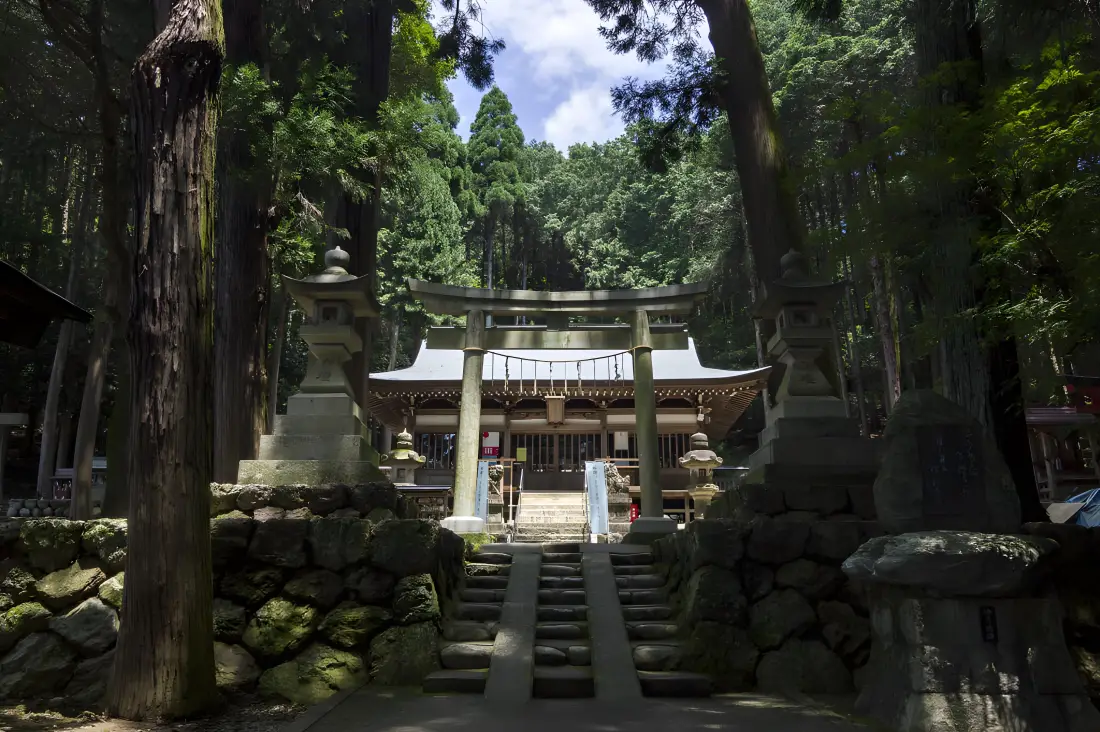 3k日本神社壁纸|山间小屋背景图片 - 静谧景致「哲风壁纸」 3k日本神社壁纸|山间小屋背景图片 - 静谧景致「哲风壁纸」