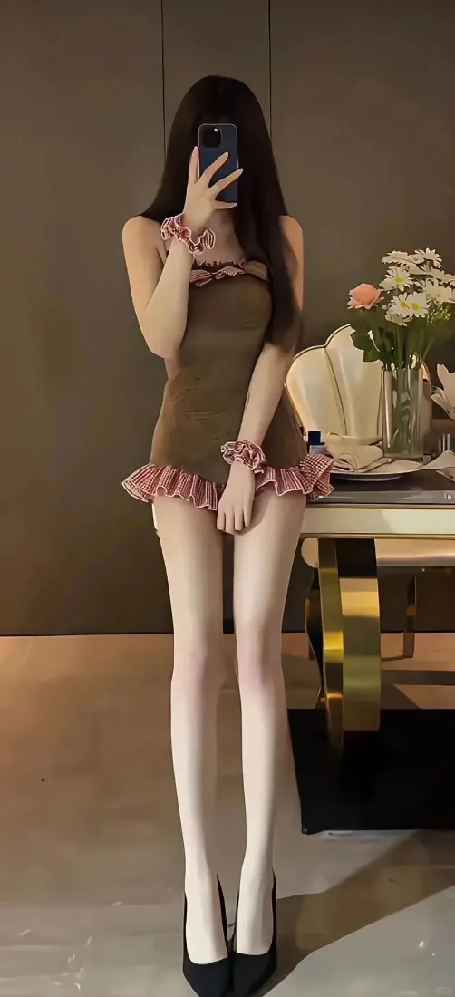 4k美女壁纸 - 白丝 - 美腿 - 室内「哲风壁纸」