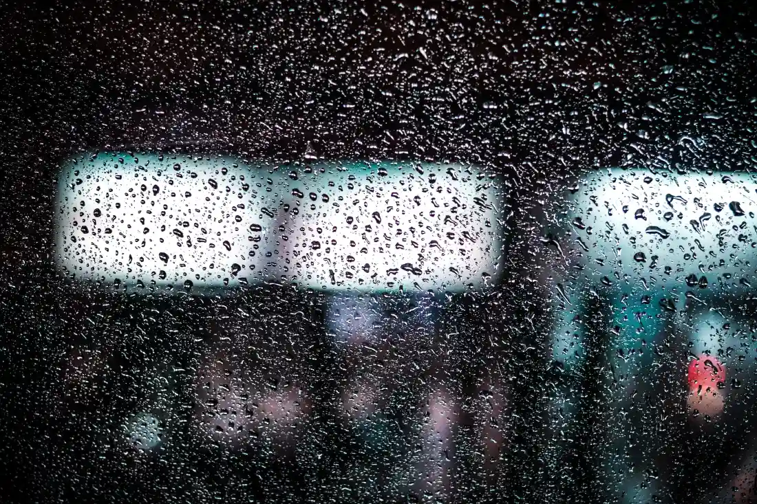 6k雨滴壁纸|车窗背景图片 - 雨夜景象「哲风壁纸」 6k雨滴壁纸|车窗背景图片 - 雨夜景象「哲风壁纸」