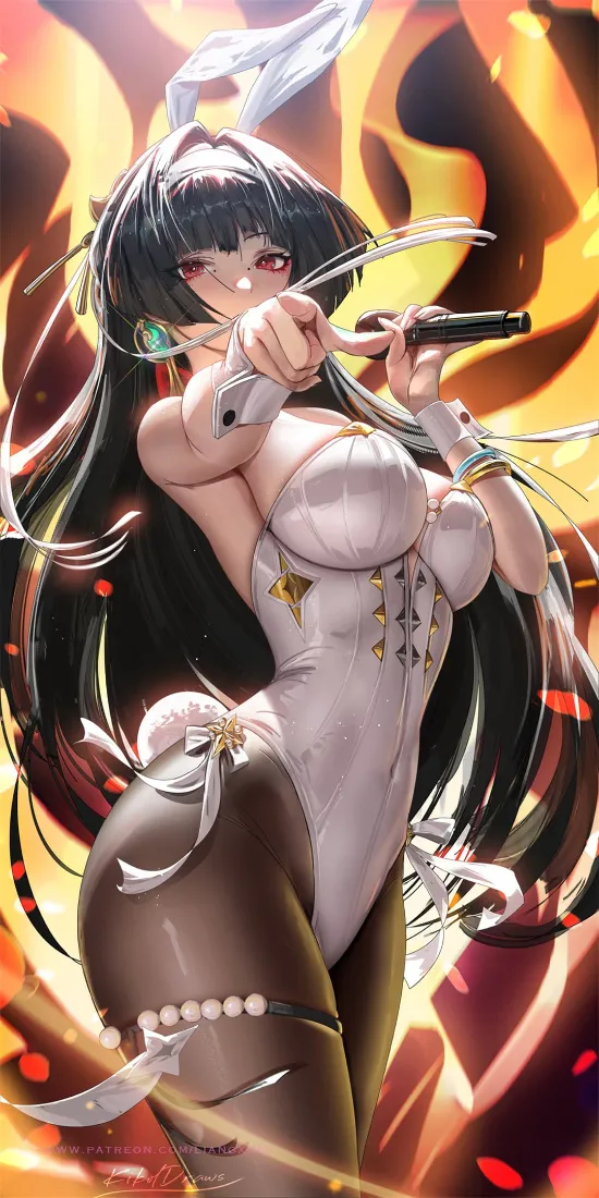 黑长直兔耳少女身着白色紧身衣持麦克风，立于火焰炫光舞台前。