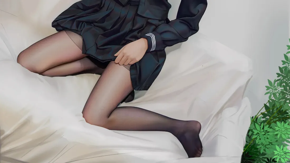 二次元黑裙黑丝少女坐于白色沙发，画面右侧露出绿植，未呈现头部。