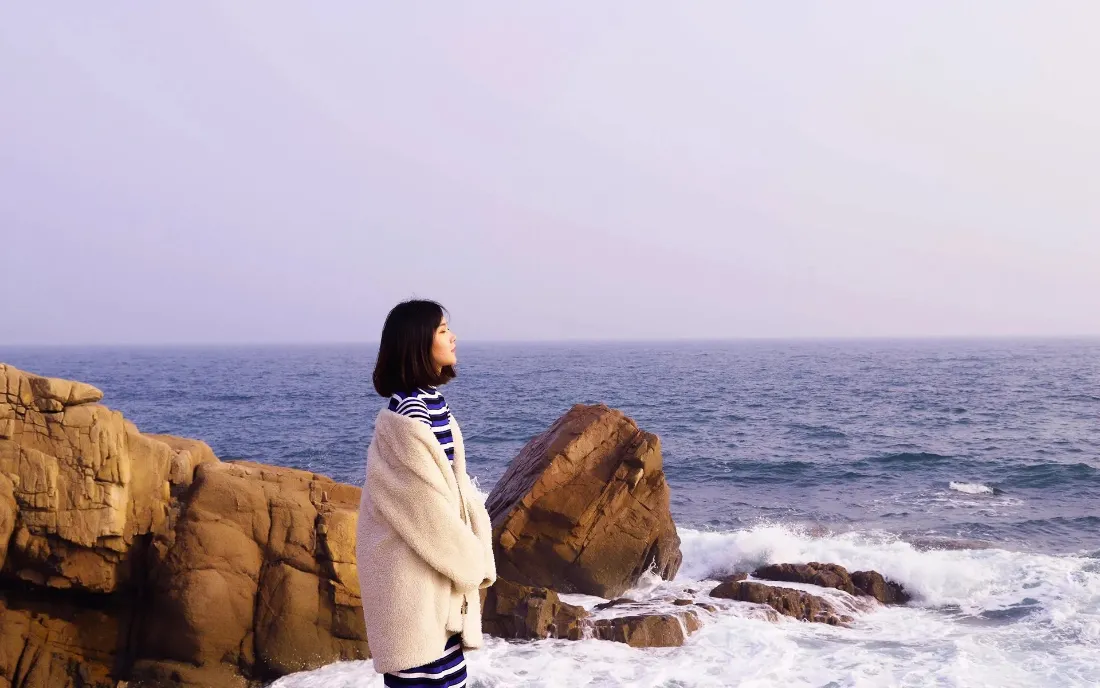 2k海景壁纸｜美女背影背景图片 - 海边「哲风壁纸」