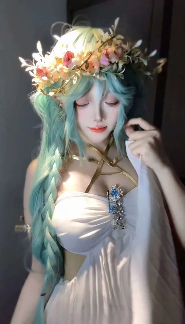 少女花环手机壁纸|蓝绿长发背景图片 - 迷人「哲风壁纸」 少女花环手机壁纸|蓝绿长发背景图片 - 迷人「哲风壁纸」