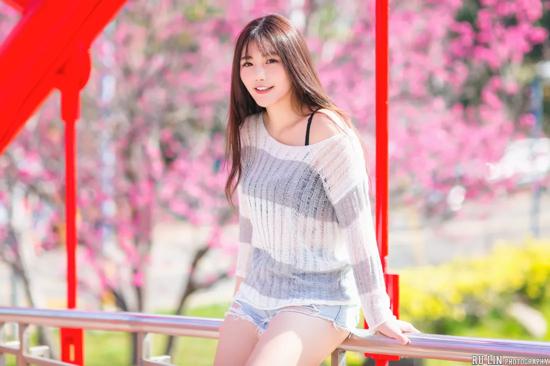4k户外壁纸 - 短裤 - 美女 - 写真「哲风壁纸」