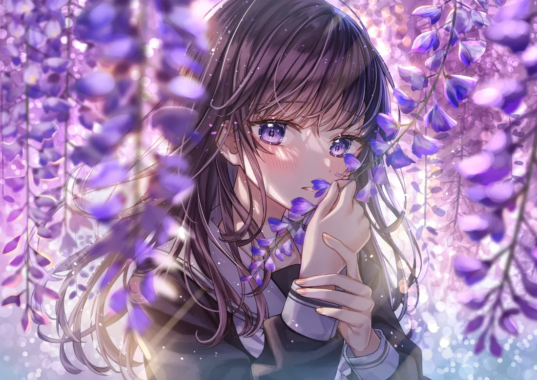4k紫藤花女孩壁纸|紫色背景图片 - 蓝眼「哲风壁纸」 紫眼长发少女置身垂落的紫藤花下,抬手轻触花串,氛围梦幻柔和