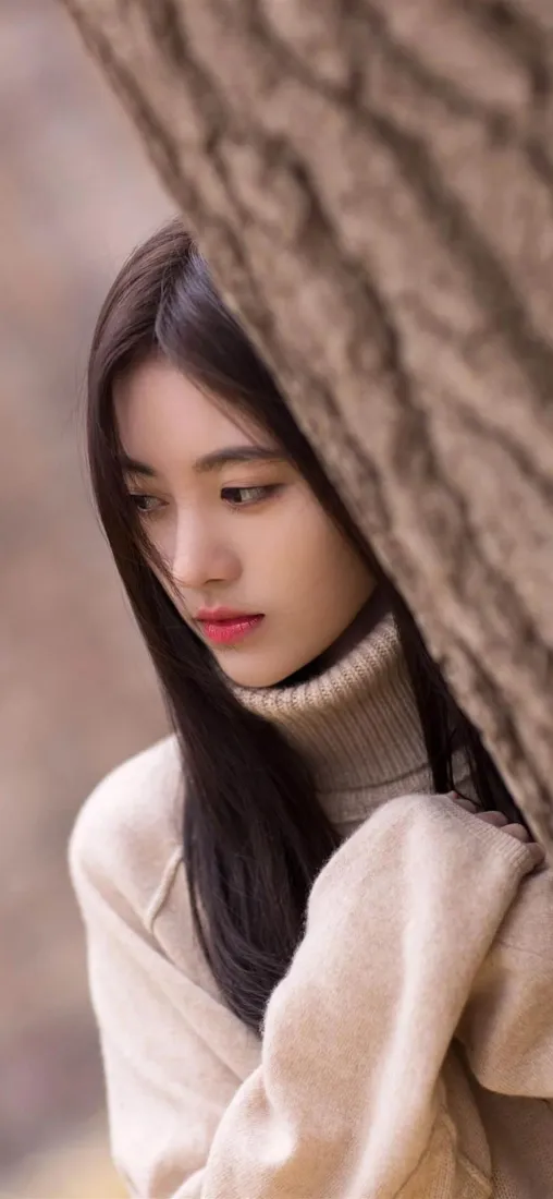 长发美女手机壁纸|米白毛衣户外背景图片 - 清纯温柔「哲风壁纸」 长发美女手机壁纸|米白毛衣户外背景图片 - 清纯温柔「哲风壁纸」