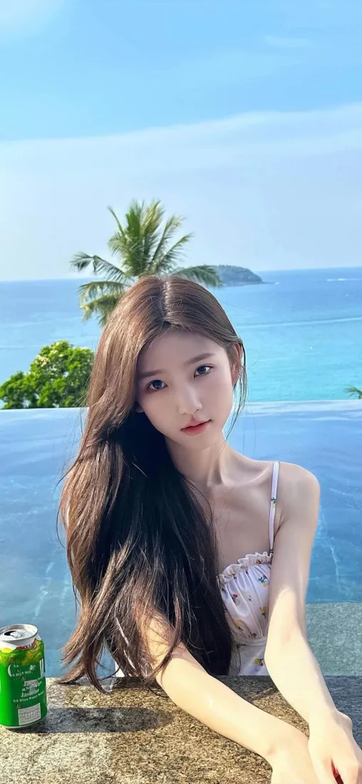 海边美女手机壁纸｜泳池海景背景图片 - 夏日「哲风壁纸」