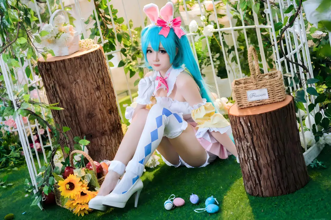 6k初音未来壁纸|花架树桩背景 - 蓝发美女cos「哲风壁纸」 6k初音未来壁纸|花架树桩背景 - 蓝发美女cos「哲风壁纸」