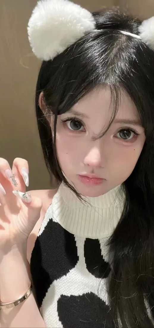 可爱女生手机壁纸|奶牛纹毛衣背景图片 - 猫耳发箍「哲风壁纸」 可爱女生手机壁纸|奶牛纹毛衣背景图片 - 猫耳发箍「哲风壁纸」
