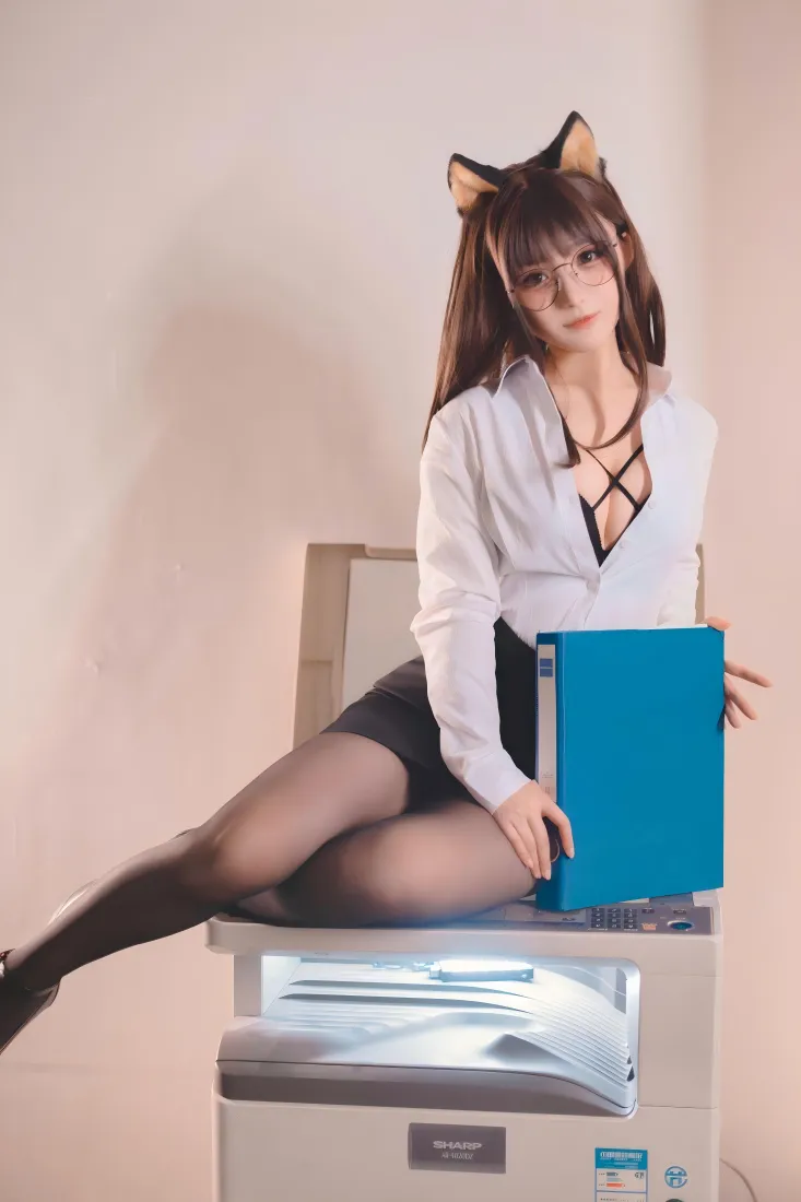 猫耳OL黑丝手机壁纸｜办公室背景 - 职业装「哲风壁纸」