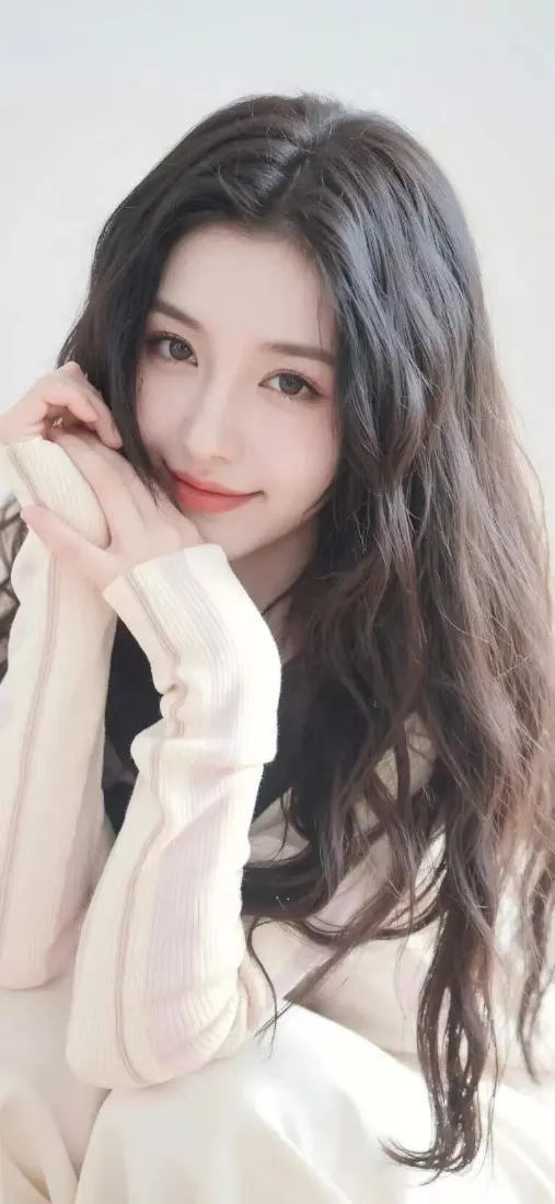 长发美女手机壁纸|简约背景 - 浅色上衣「哲风壁纸」 长发美女手机壁纸|简约背景 - 浅色上衣「哲风壁纸」