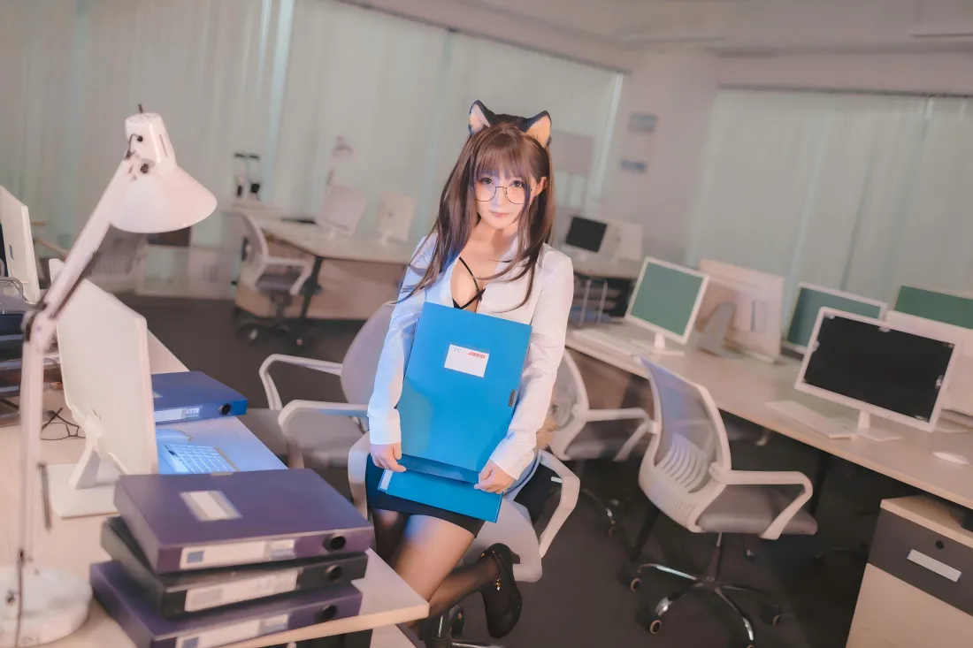 8k猫耳娘办公室壁纸|职场背景 - 职业装「哲风壁纸」 8k猫耳娘办公室壁纸|职场背景 - 职业装「哲风壁纸」