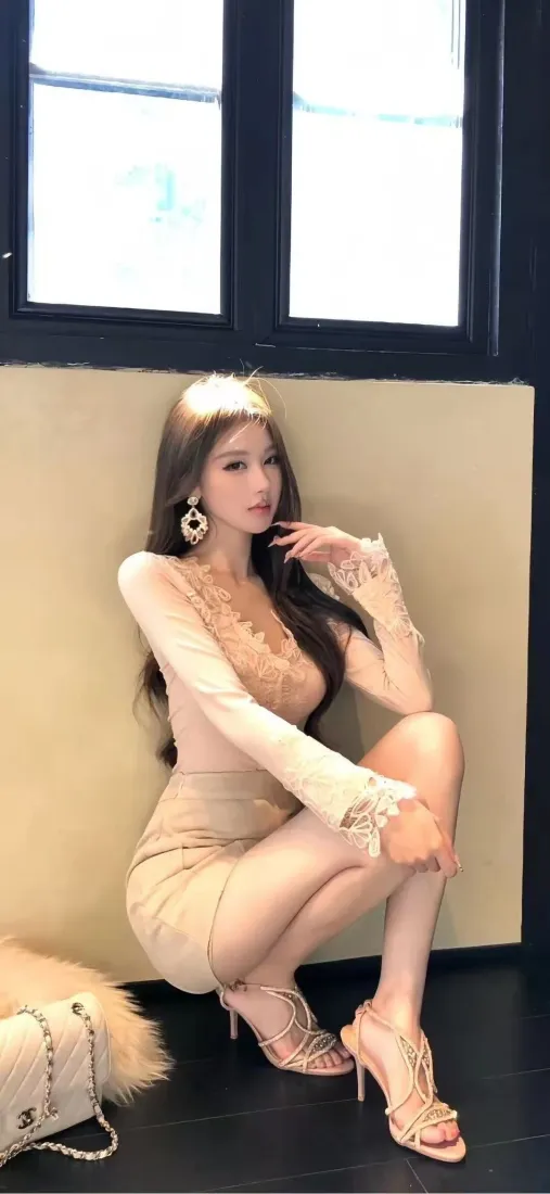 美女手机壁纸|室内背景图片 - 连衣裙高跟鞋「哲风壁纸」 美女手机壁纸|室内背景图片 - 连衣裙高跟鞋「哲风壁纸」