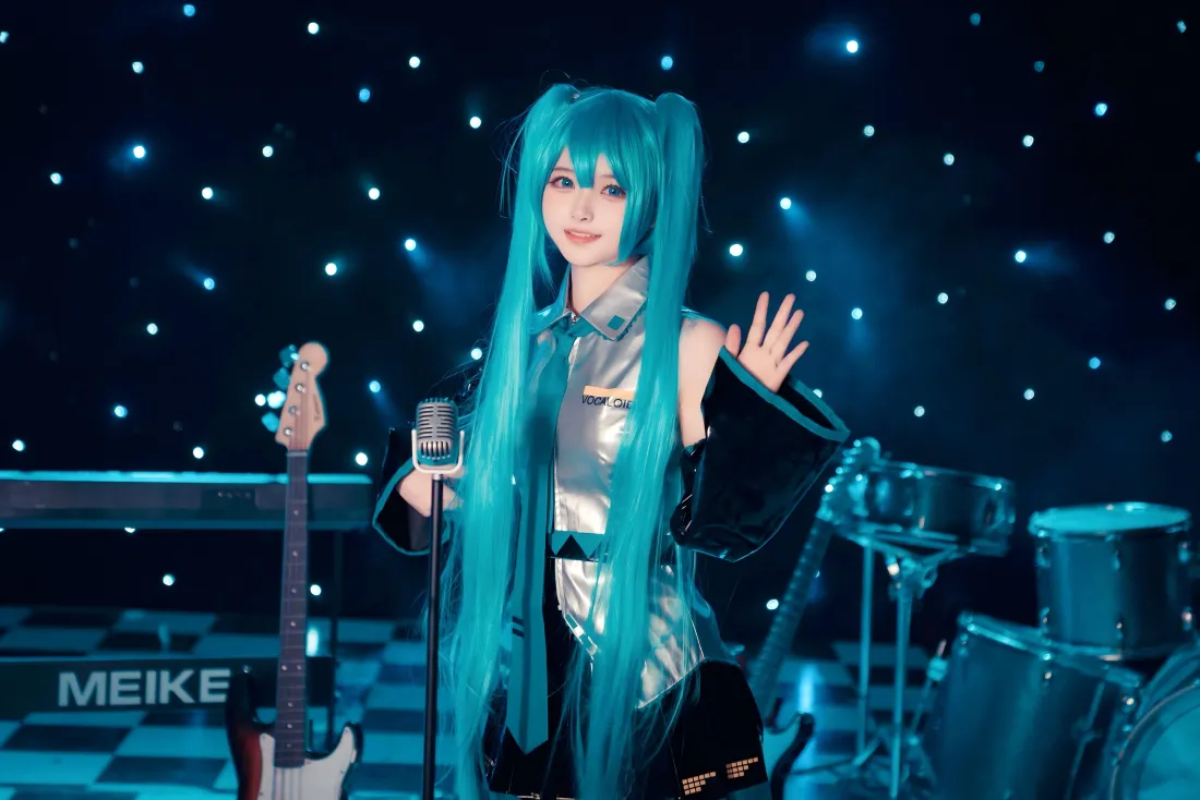 11k初音未来cos壁纸｜舞台背景 - 灯光乐器「哲风壁纸」