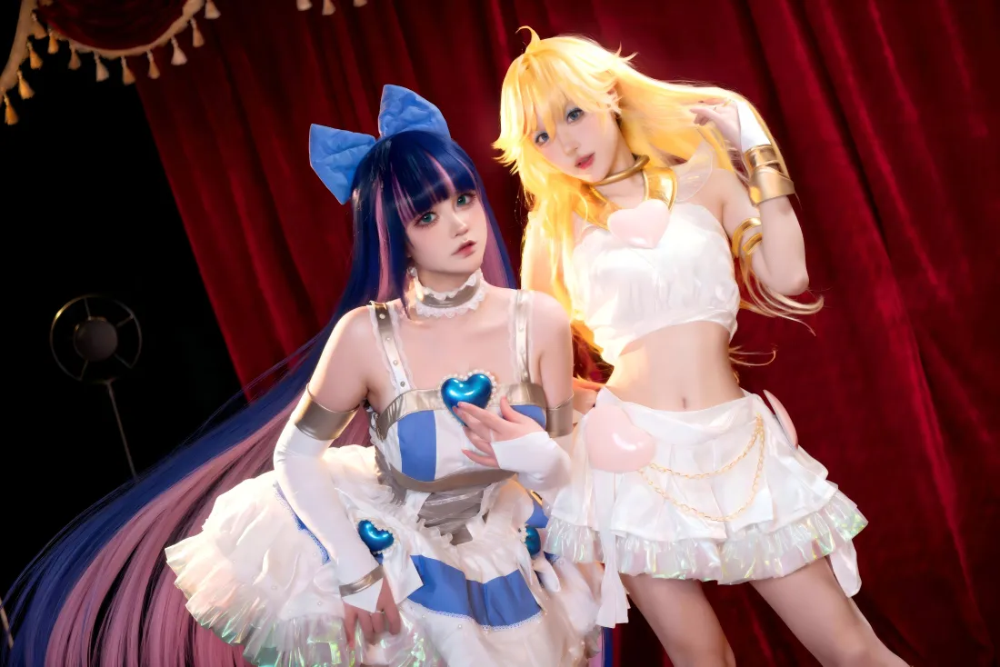 8k吊带袜天使cos壁纸|红幕背景 - 性感coser「哲风壁纸」 8k吊带袜天使cos壁纸|红幕背景 - 性感coser「哲风壁纸」