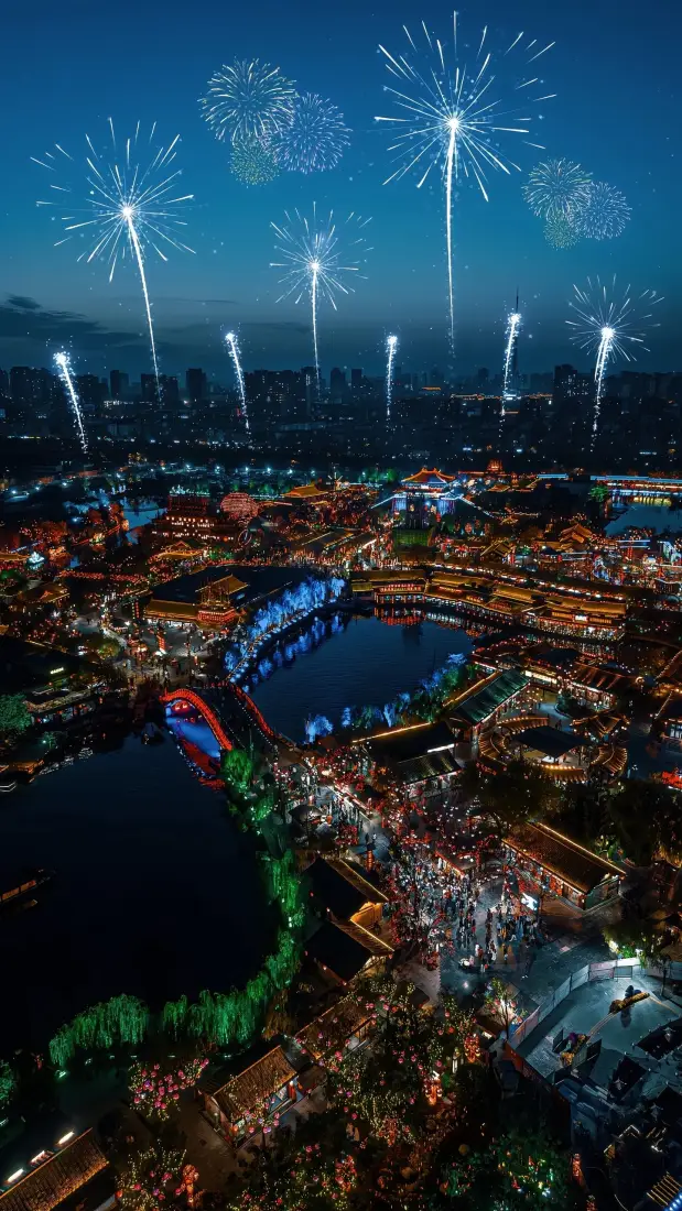 开封城手机壁纸｜开封夜景背景图 - 烟花古建筑河流「哲风壁纸」