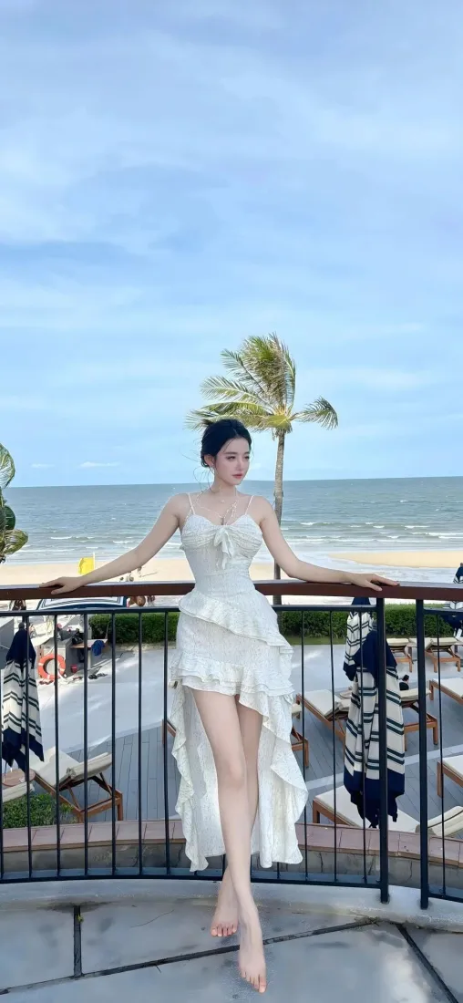 美女手机壁纸|海边背景图片 - 白色礼服海景「哲风壁纸」 美女手机壁纸|海边背景图片 - 白色礼服海景「哲风壁纸」